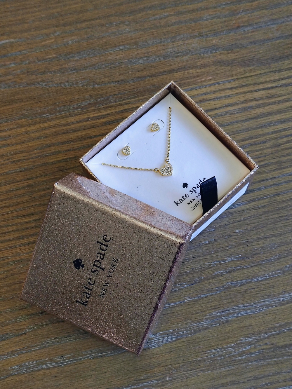 NIB Kate Spade Yours Truly Pave Heart Mini Pendant Necklace & Studs Set Gold